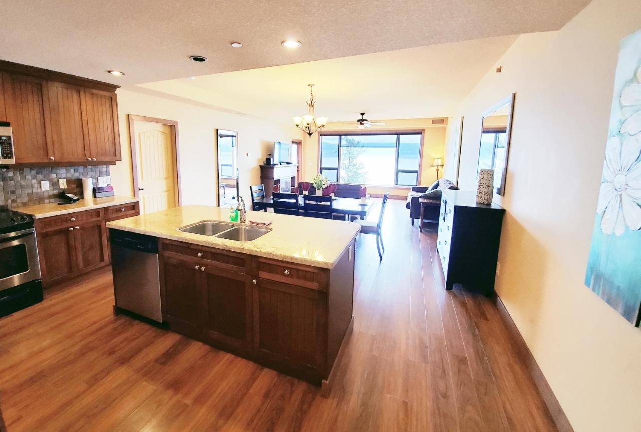 קלונה Cozystay Signature Lake Okanagan Resort מראה חיצוני תמונה
