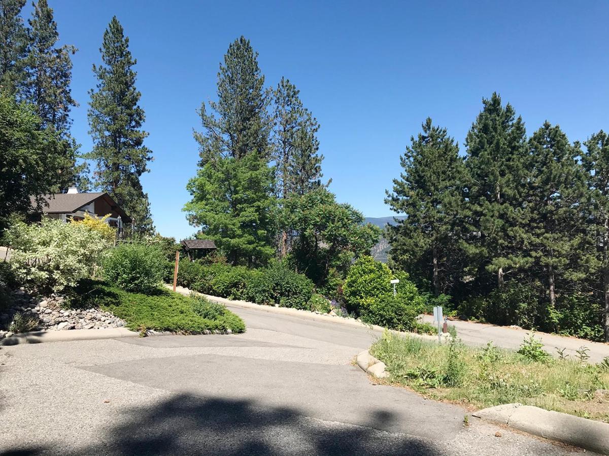 קלונה Cozystay Signature Lake Okanagan Resort מראה חיצוני תמונה