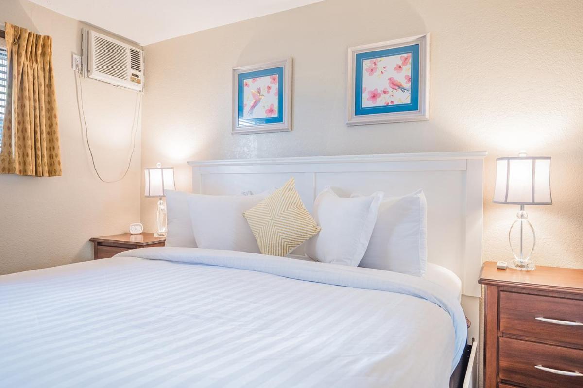 קלונה Cozystay Signature Lake Okanagan Resort מראה חיצוני תמונה