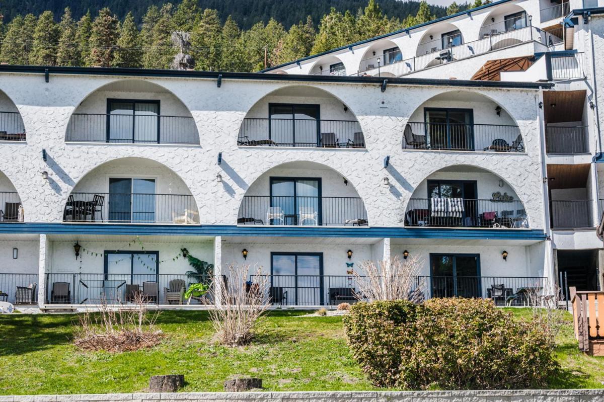 קלונה Cozystay Signature Lake Okanagan Resort מראה חיצוני תמונה