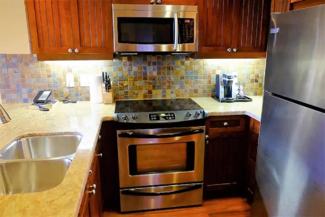 קלונה Cozystay Signature Lake Okanagan Resort מראה חיצוני תמונה