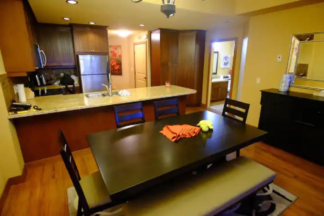 קלונה Cozystay Signature Lake Okanagan Resort מראה חיצוני תמונה