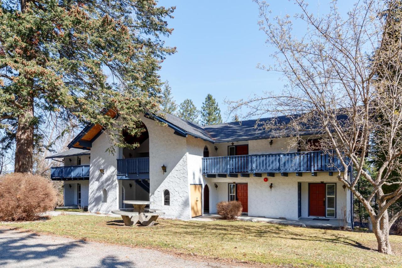 קלונה Cozystay Signature Lake Okanagan Resort מראה חיצוני תמונה